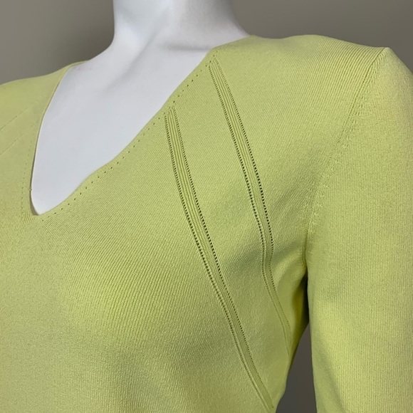 Adrienne Vittadini Celadon V-Neck Sweater M - Picture 2 of 8